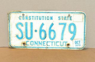Blue On White Connecticut Auto Car License Plate With A 1979 Sticker - Su 6679