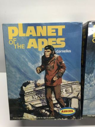 2000 Planet of the Apes Aurora Dr Zira & Conrnelius Plastic Model Kit NR 3