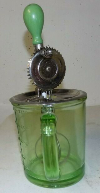 Vintage A&J Hazel Atlas Vaseline Uranium 4 Cup Green Glass Measuring Cup Mixer 2