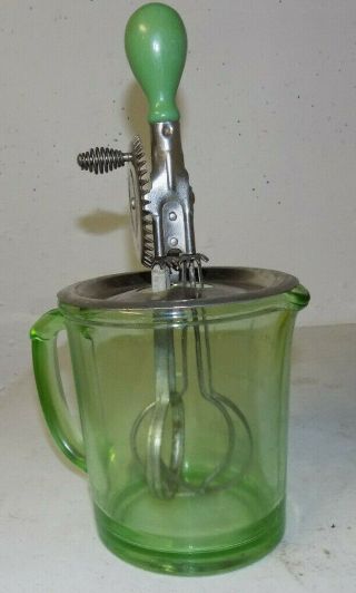 Vintage A&J Hazel Atlas Vaseline Uranium 4 Cup Green Glass Measuring Cup Mixer 3