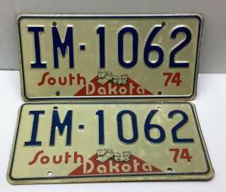 Set (2) Of 1974 South Dakota 6 Number Im 1062 License Plates - Mt Rushmore