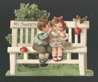 G44 - Cute Couple Vintage 1920s/30s Embossed Folding Standing 3d Valentine Card