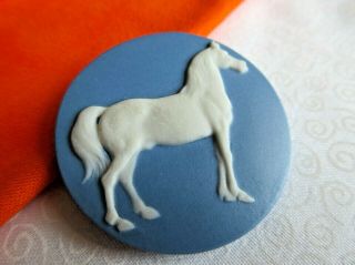 6587 – Lovely White Horse Motif On Blue Jasperware Vintage Button,  Sr 96,  1 - 5/8”