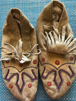 Old Vintage Native American Indian Beaded Moccasins