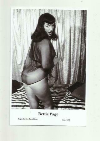 N492) Bettie Page Swiftsure (333/183) Photo Postcard Film Star Pin Up