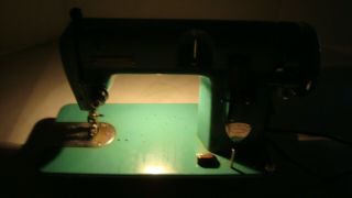 Vintage Sewmor 606 Sewing Machine Green Made in Japan DA900444 2