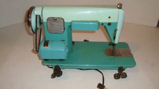 Vintage Sewmor 606 Sewing Machine Green Made in Japan DA900444 6