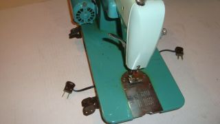 Vintage Sewmor 606 Sewing Machine Green Made in Japan DA900444 8