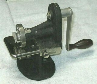 Vintage Singer Sewing Hand - Crank Pinking Machine - W/o Clamp -
