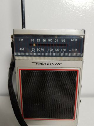 Vintage Realistic Model 12 - 719 Am Fm Transistor Radio With Hand Strap