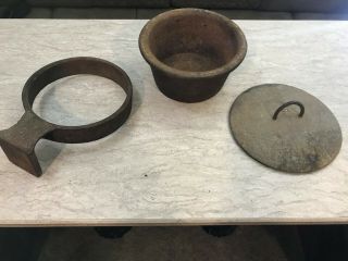 Vintage Cast Iron Pot With Lid And Side Mount Pot Hanger