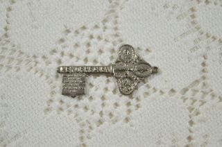 Vintage Key Of Heaven Religious Medal Vintage I Am A Catholic Medal