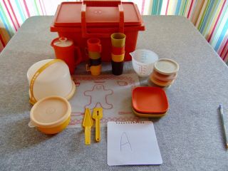 Vintage Tupperware Children Mini Party Serve Set Carry All (a)