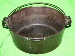 Antique 10 1/2 " Cast Iron Dutch Oven Pot Wire Handle Flat Bottom 8 Collectible