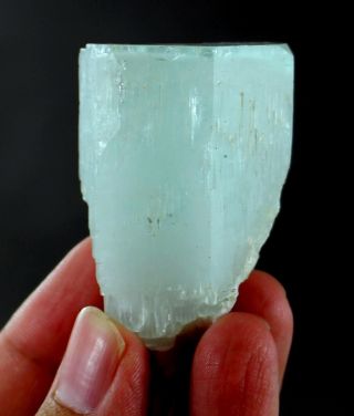 Top Quality 295 Carat Big Size Terminated Aquamarine Crystal @ Pakistan