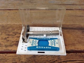 Vintage Gillette Safety Razor In Plastic Case F 2
