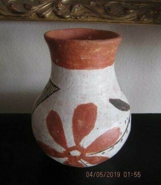 Antique Native American Acoma Hand Made Pottery Vase From Santa Fe Estate