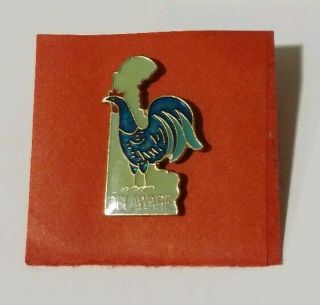 State Of Delaware - Travel Souvenir Collector - Pin - Rooster - Green