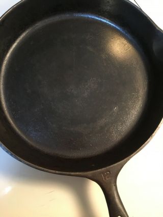 VINTAGE UNBRANDED 12 A - 14 INCH CAST IRON SKILLET - - FRYING PAN 7