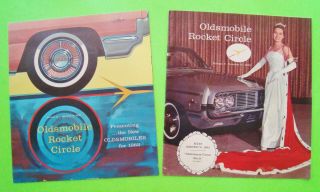 2 Diff 1961 Oldsmobile Rocket Circle Owner Mags 1962 Olds Cars Miss America
