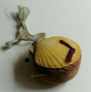 Rare Antique Victorian Novelty Pin Cushion - Between 2 Sea Shells -