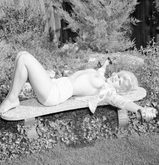 1960s Vogel Negative,  Voluptuous Nude Blonde Pin - Up Girl Sue Dover,  T30034