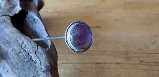 Pretty Victorian/edwardian Hat Pin,  Light Catching Glass Set In Silver
