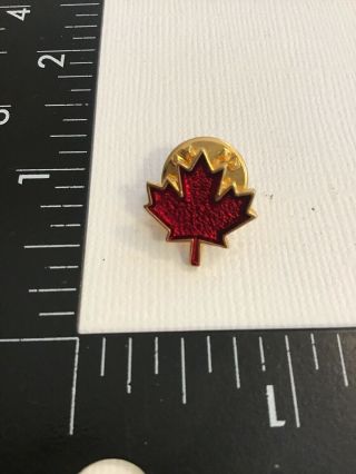 Vtg Canadian Maple Leaf Canada Travel Souvenir Enamel Lapel Hat Pin Pinback