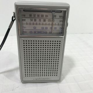 Vintage Realistic Model 12 - 613a Am Fm Tv1 Tv2 Arv9yv Radio Shack Radio