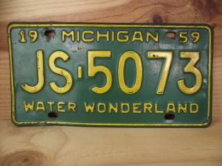 Vintage Automobilia 1959 Michigan License Plate Green Yellow Js5073