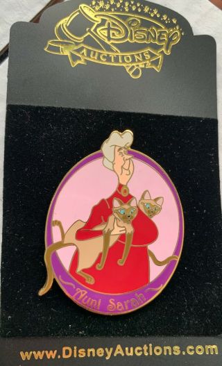 Disney Aunt Sarah With Siamese Cats Si Am Lady&the Tramp Le 250 Pin