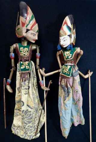 Vtg Pair Indonesian Golek Wayang Carved Wooden Stick Puppets - 24 " And 22 " Tall