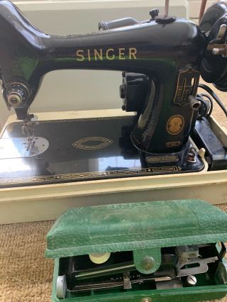 1958 SINGER Vintage sewing Machine Model 99K with Case,  Accessories 5