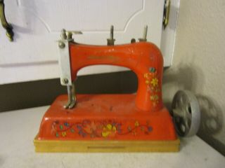 Vintage Junior Miss Sewing Machine.  Metal Childs Estate Find