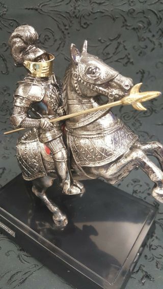Vintage Metal Knight On Horseback Am Transistor Radio Japan Cond