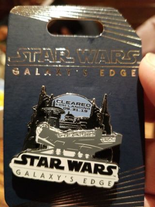 Disney Disneyland Star Wars Galaxy’s Edge Opening Day Millennium Falcon Pin