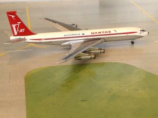 Qantas Australia Airlines Boeing 707 Vh - Eac 1/400 Scale Model Aeroclassics