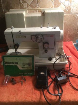 Vintage Vogue Stitch 669 Zig Zag Sewing Machine Japan W/ Case Parts Repair