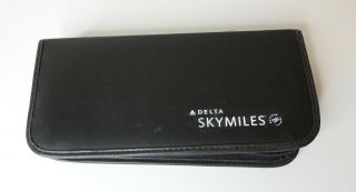 Delta Airlines Skymiles Travel Golf Putter Set with Golf Balls and Cup 3
