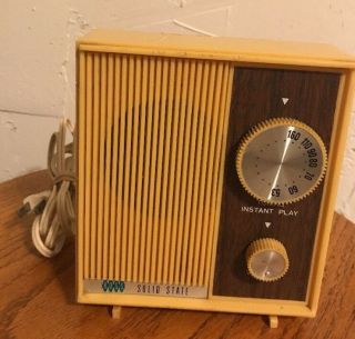 Ross Solid State Am Radio Model 5666 And