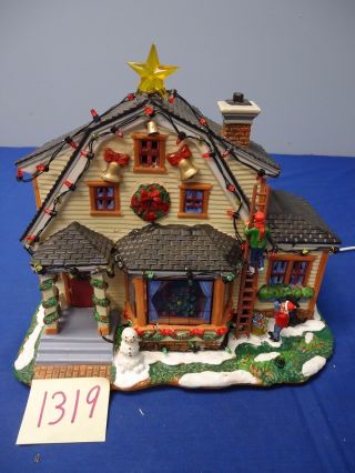 Lemax Village Decorating The House 15247 As - Is 1319