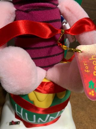 Telco Motion - ettes Disney Holiday Pooh Animated Piglet Sitting on Hunny Pot 1998 4
