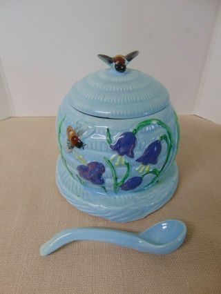 Vtg Ceramic Blue Bee Hive Honey Pot W/ Lid & Spoon - Bees & Purple Flowers