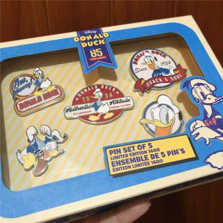 Donald Duck 85th Anniversary years Pin Set Limited Edition Disney Store LE1600 2