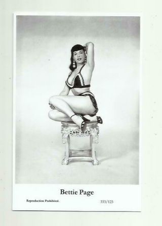 N471) Bettie Page Swiftsure (333/123) Photo Postcard Film Star Pin Up