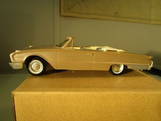 1960 Ford Sunliner Dealer Display Vehicle 2