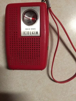 Vintage Mid Century Red Elgin Solid State Transistor Am Radio