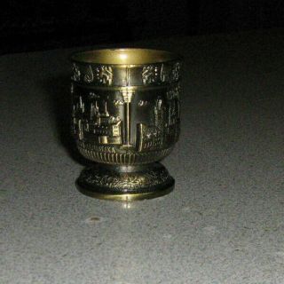 Ceska Republika Praha - Raised Souvenir Miniture Vace 2 - 1/4 " Inches