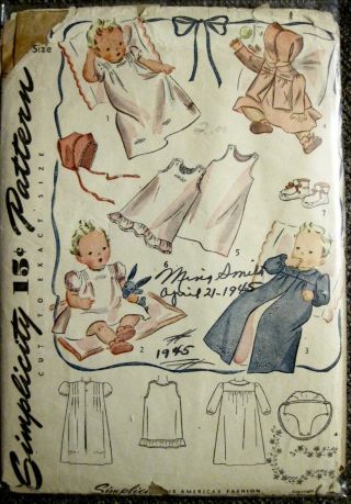 Vintage 1945 Factory Folded Simplicity Infant 5 Outfit Pattern 4704 One Size