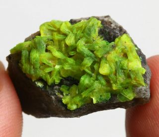8.  1g Precious Lamellar Green Autunite Crystal On Bedrock Mineral Specimen China